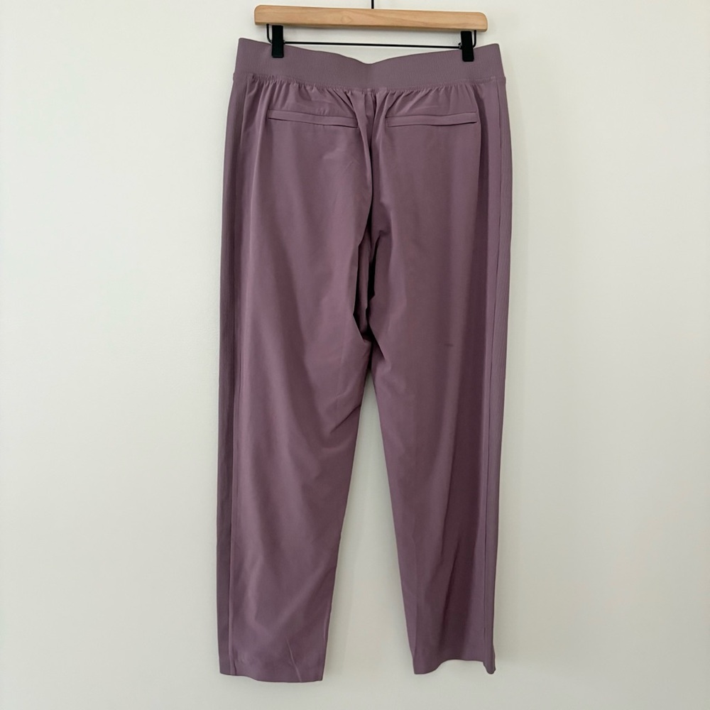 Athleta Brooklyn Ankle‎ Pants dusty violet featherweight Relaxed Fit Size 10 - Picture 4 of 13